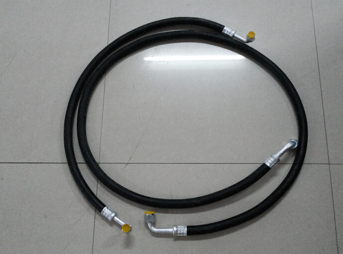<a href=http://qmmq.net.cn/lcc/ target=_blank class=infotextkey>冷藏車</a>制冷系統(tǒng)管路圖片